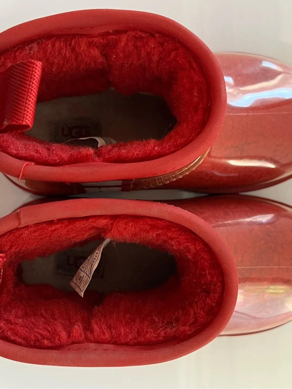 UGG shiny red